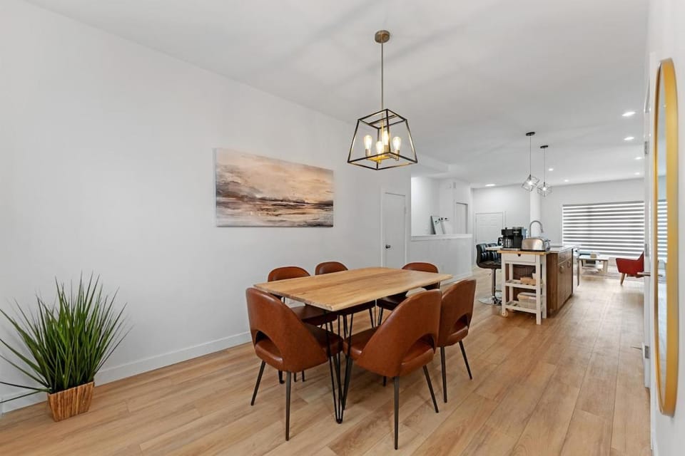 Seating area, Dining area