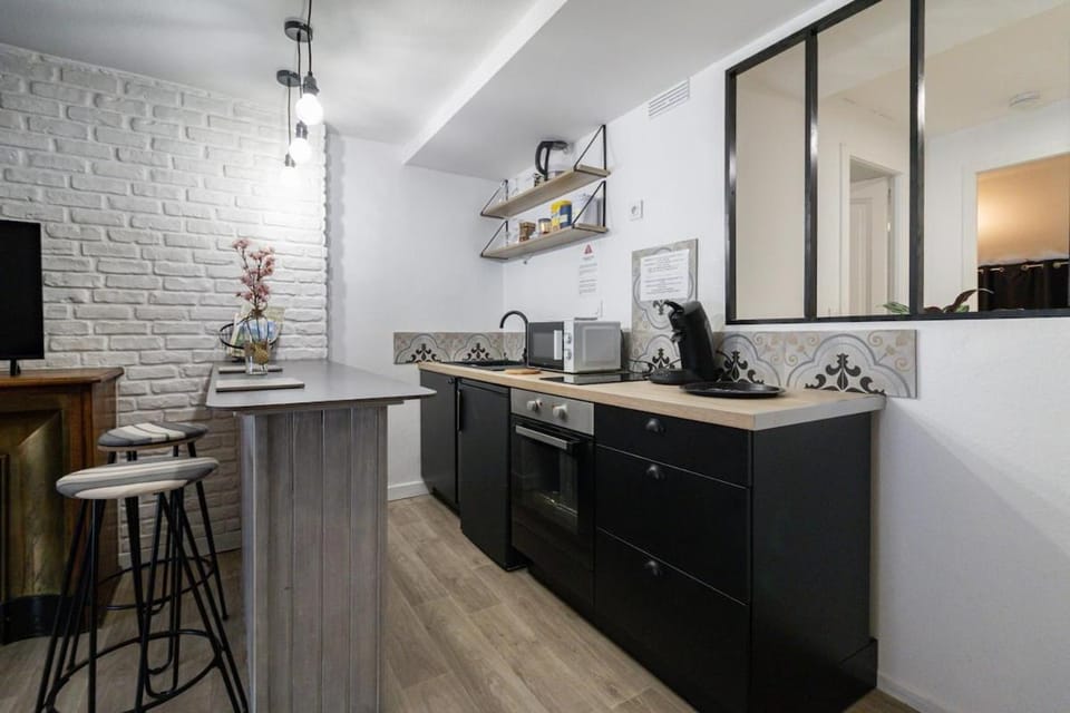 Kitchen or kitchenette, stove