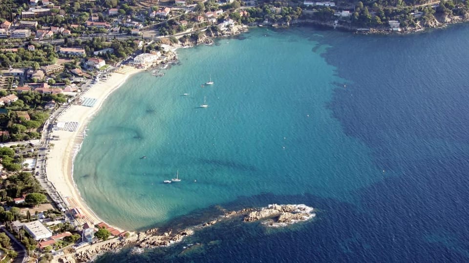 La Souleyado plage à minutes 5 minutes à pieds, 2 belles terrasses Apartment in Le Lavandou