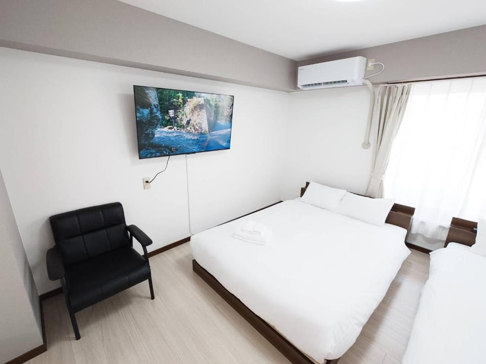 Bed, TV and multimedia