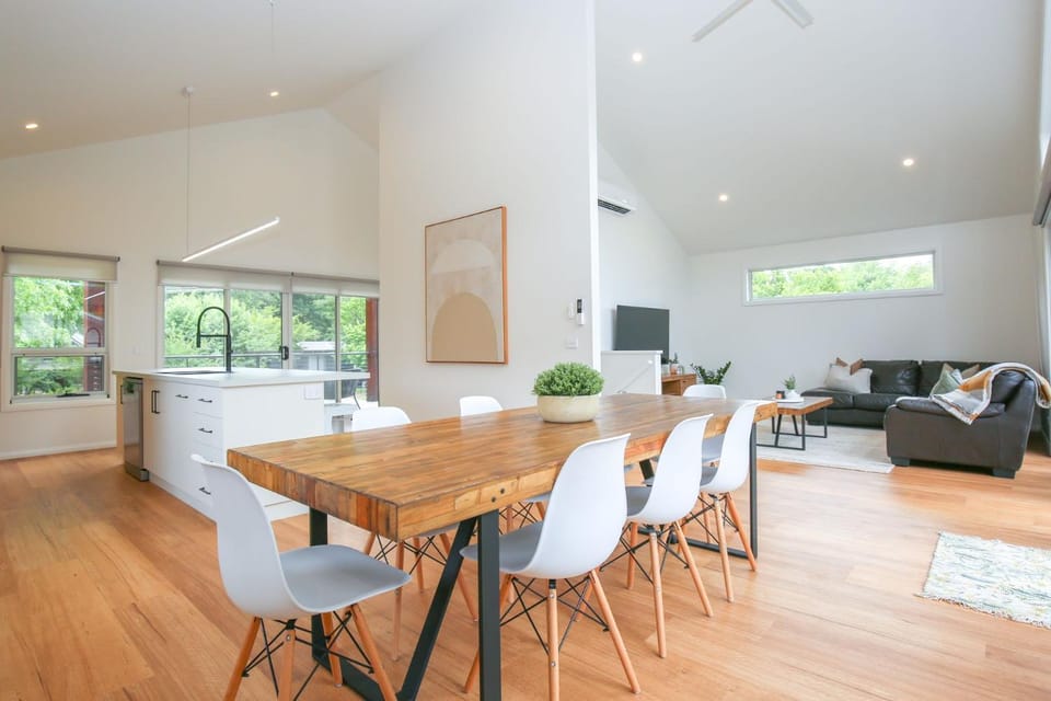 TV and multimedia, Coffee/tea facilities, Kitchen or kitchenette, Living room, Seating area, Dining area, dishwasher, heating, microwave, toaster, air conditioner