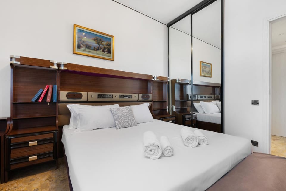 Bed, Photo of the whole room, Bedroom, towels, wardrobe