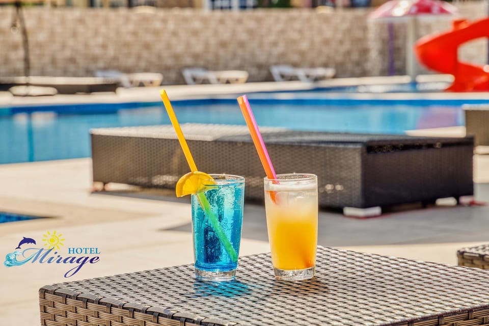 Swimming pool, Swimming pool, Alcoholic drinks, Non alcoholic drinks
