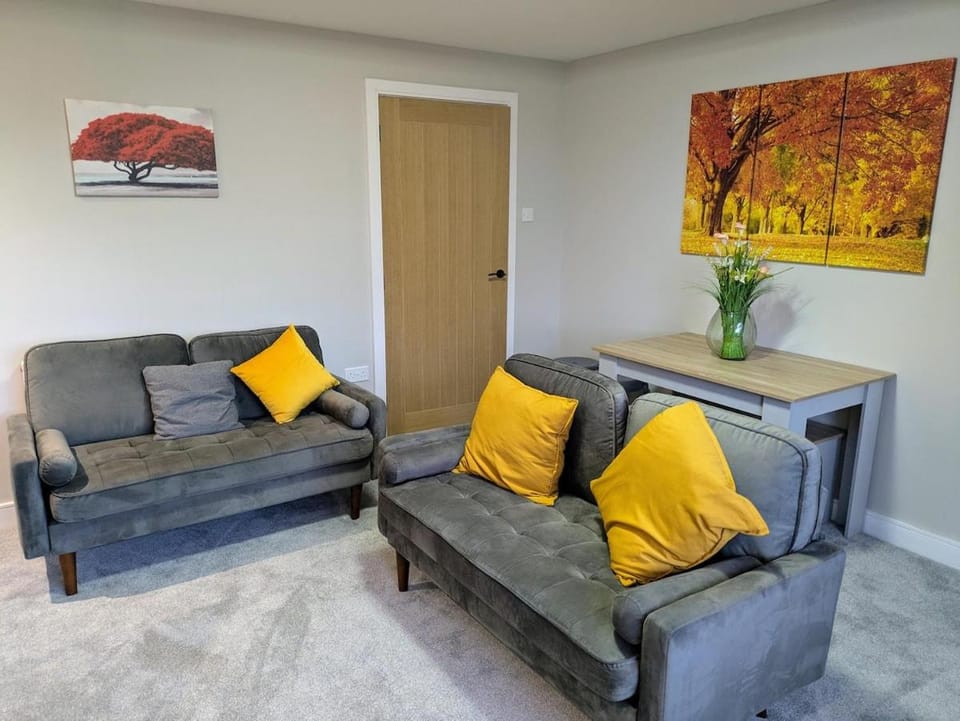 Countryside Gem, 3BR, parking, nr JCB Alton Towers House in East Staffordshire District