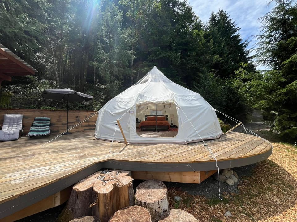 Patio, Day, Natural landscape, Balcony/Terrace