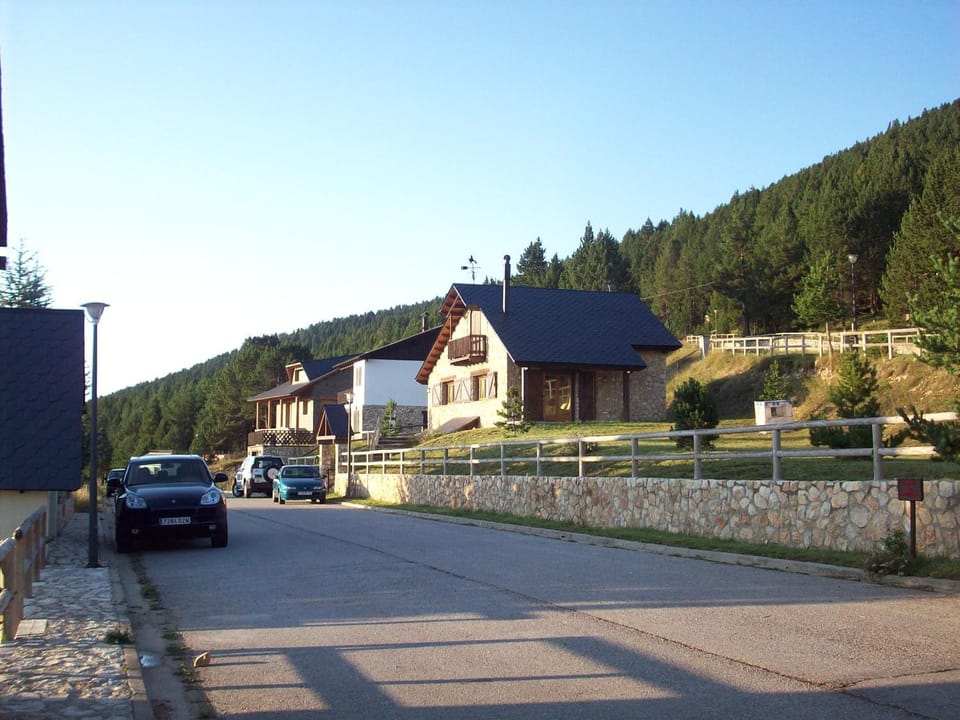 Property building, Neighbourhood