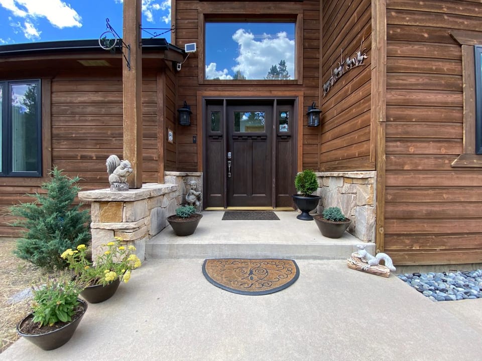 Property building, Facade/entrance