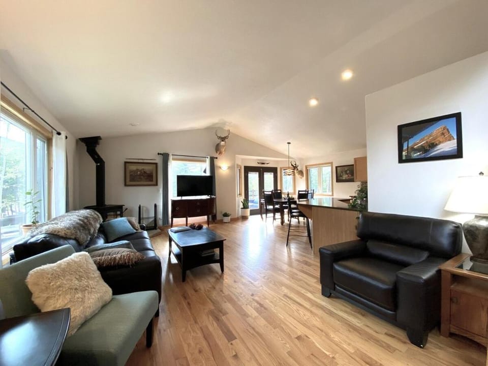 TV and multimedia, Living room, Seating area