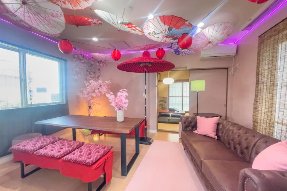 Living room, Seating area, Dining area