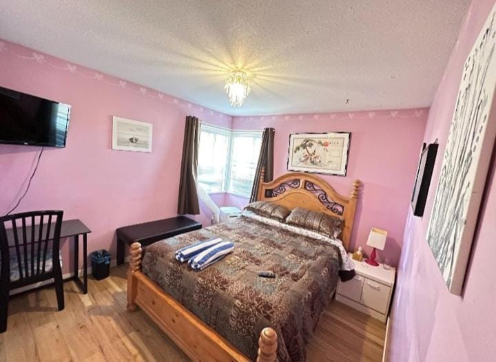 Bed, TV and multimedia, Photo of the whole room, Evening entertainment, Bedroom