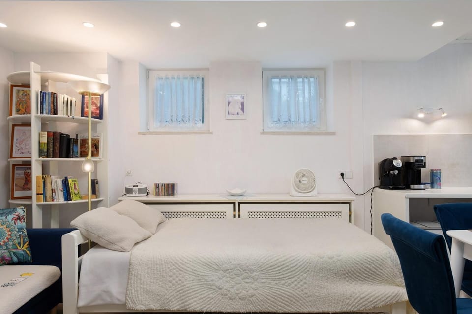 Living room, Bedroom