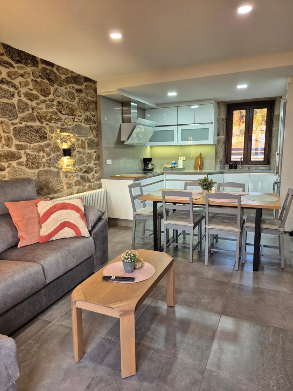 Living room, Dining area