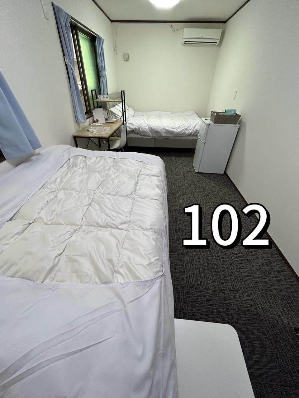 Bed, Bedroom, air conditioner