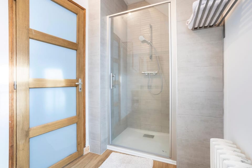 Bathroom, Living room