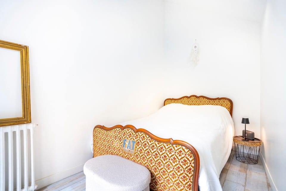 Living room, Bedroom