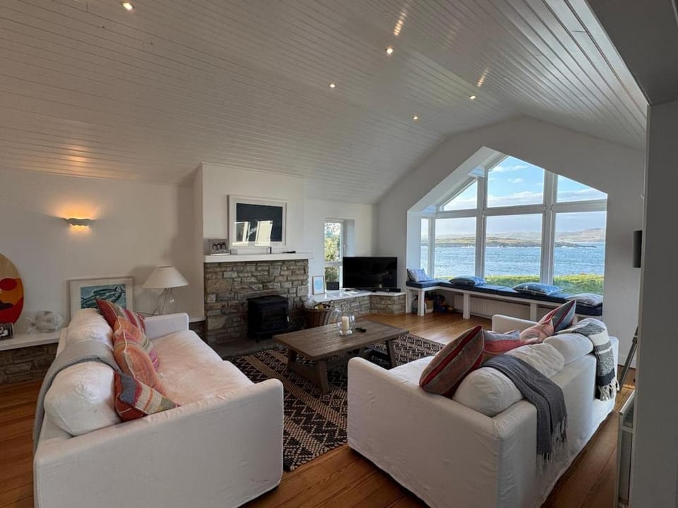 Frontline Beach House access via private steps House in Longford