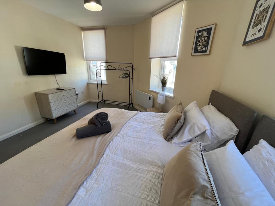 2 Bedroom Apartment in Swindon Town Centre Apartment in Swindon