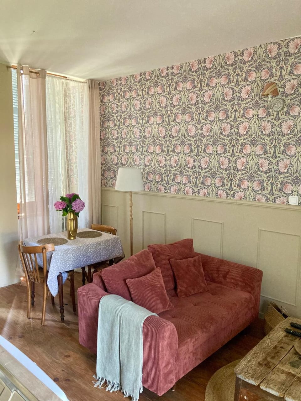 L Henri Apartment in Nouvelle-Aquitaine