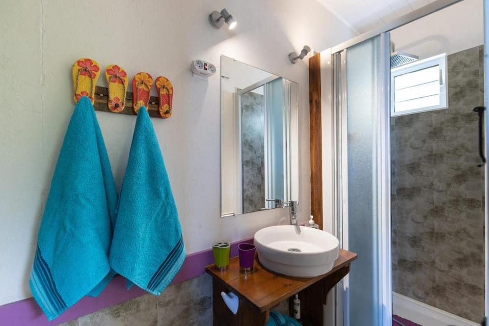 Bathroom, towels