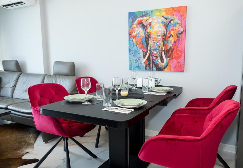 Living room, Seating area, Dining area