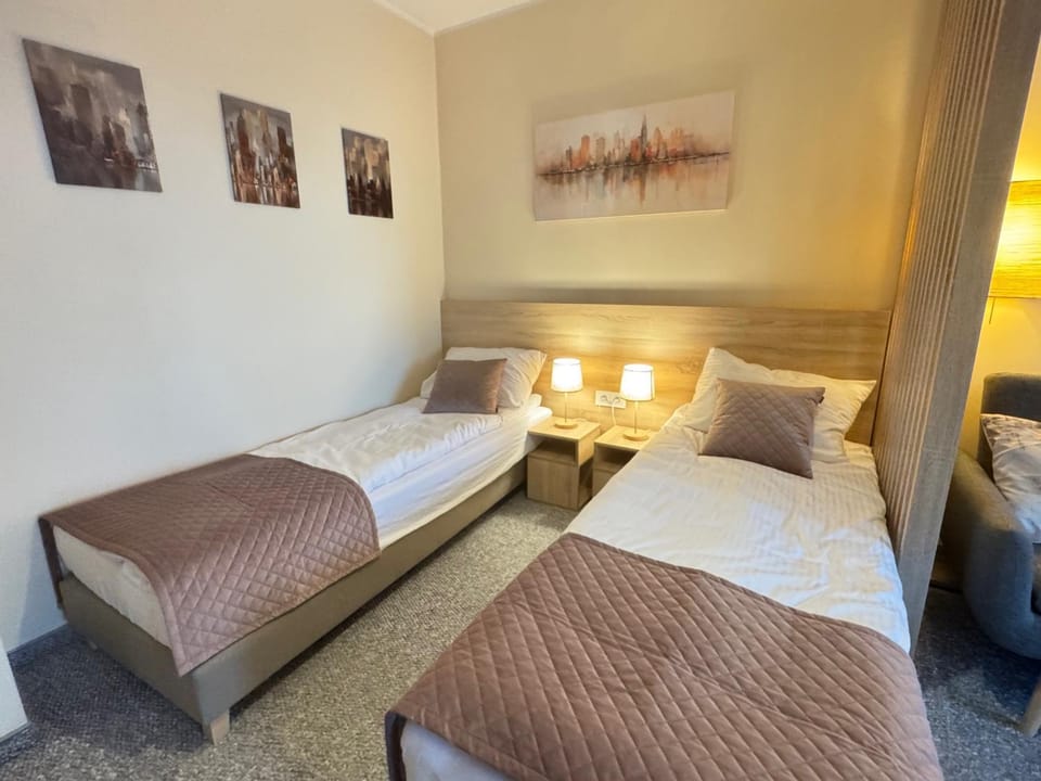 Bed, Seating area, Bedroom