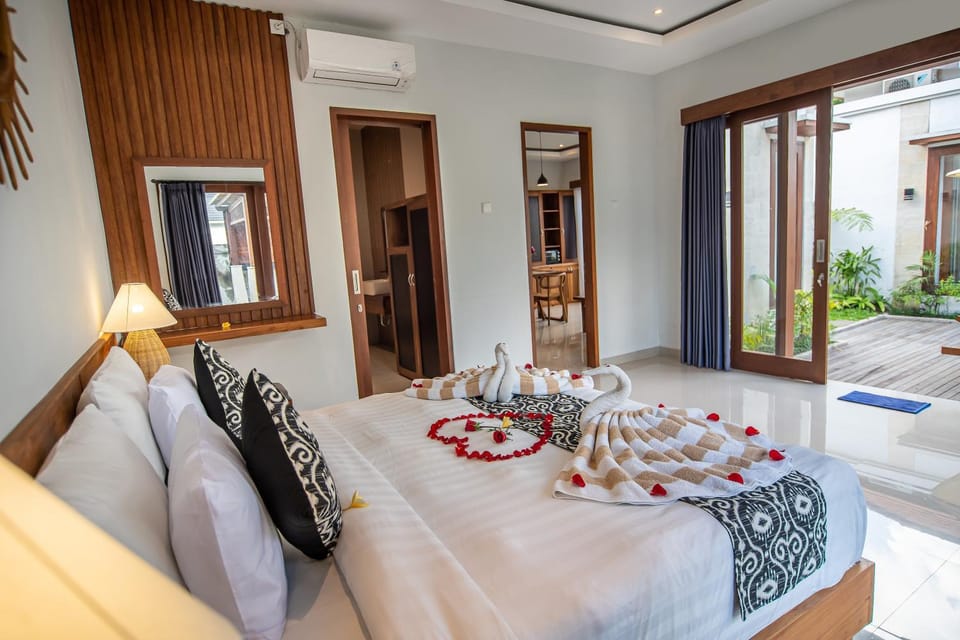 Bed, Bedroom, air conditioner