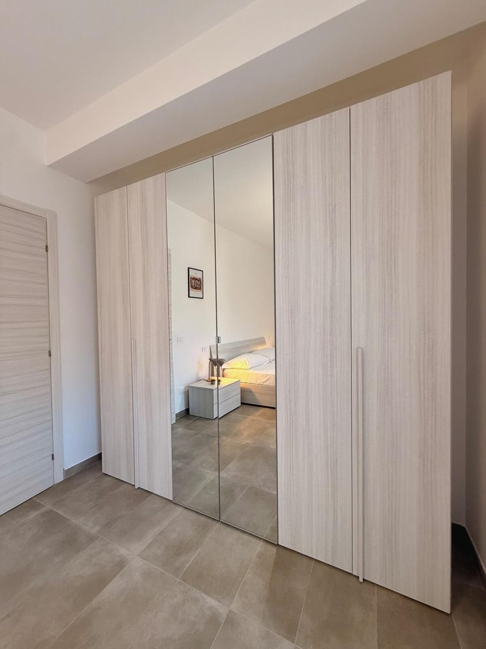 Bed, Photo of the whole room, Bedroom, wardrobe