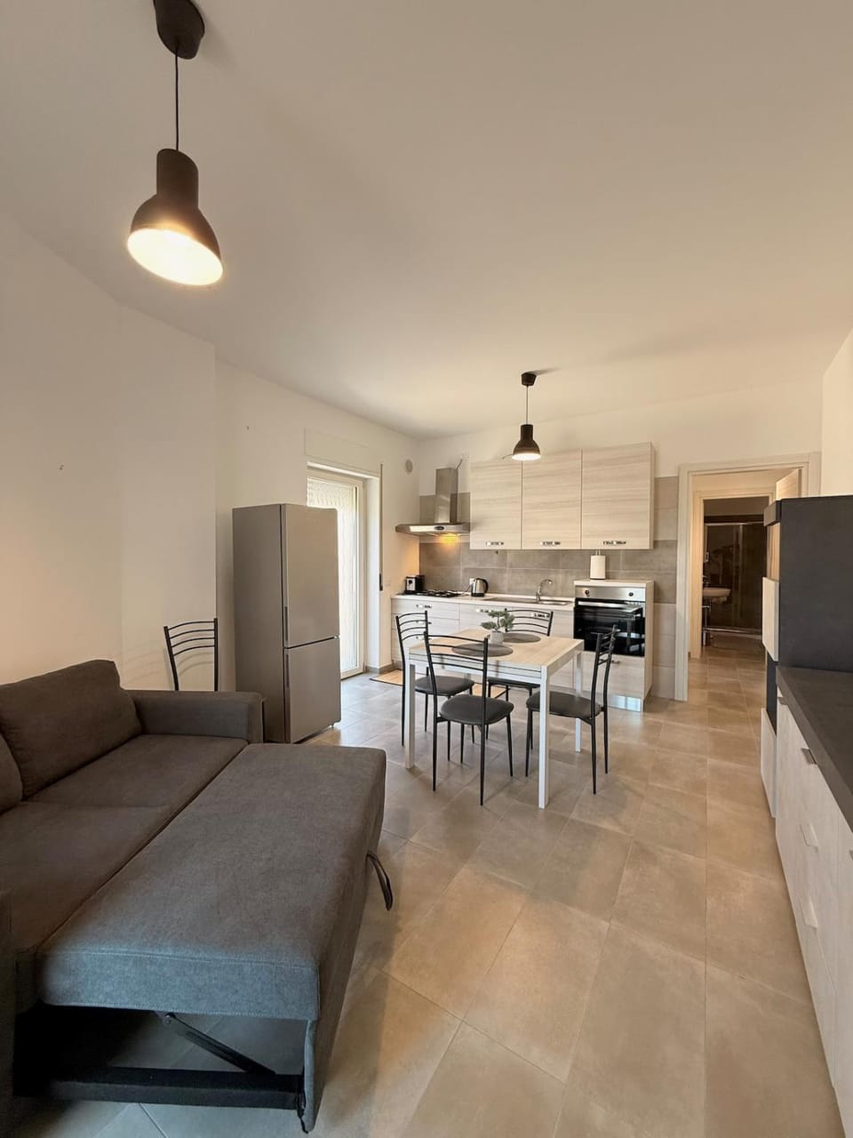 Kitchen or kitchenette, Seating area, Dining area, oven, stove