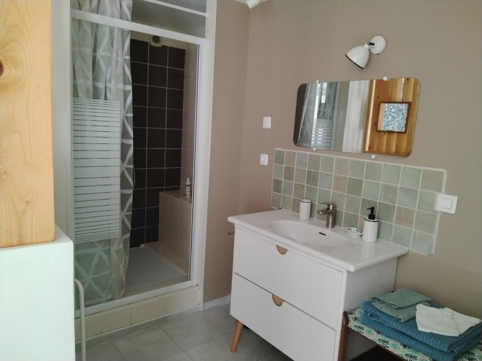 Shower, Bathroom