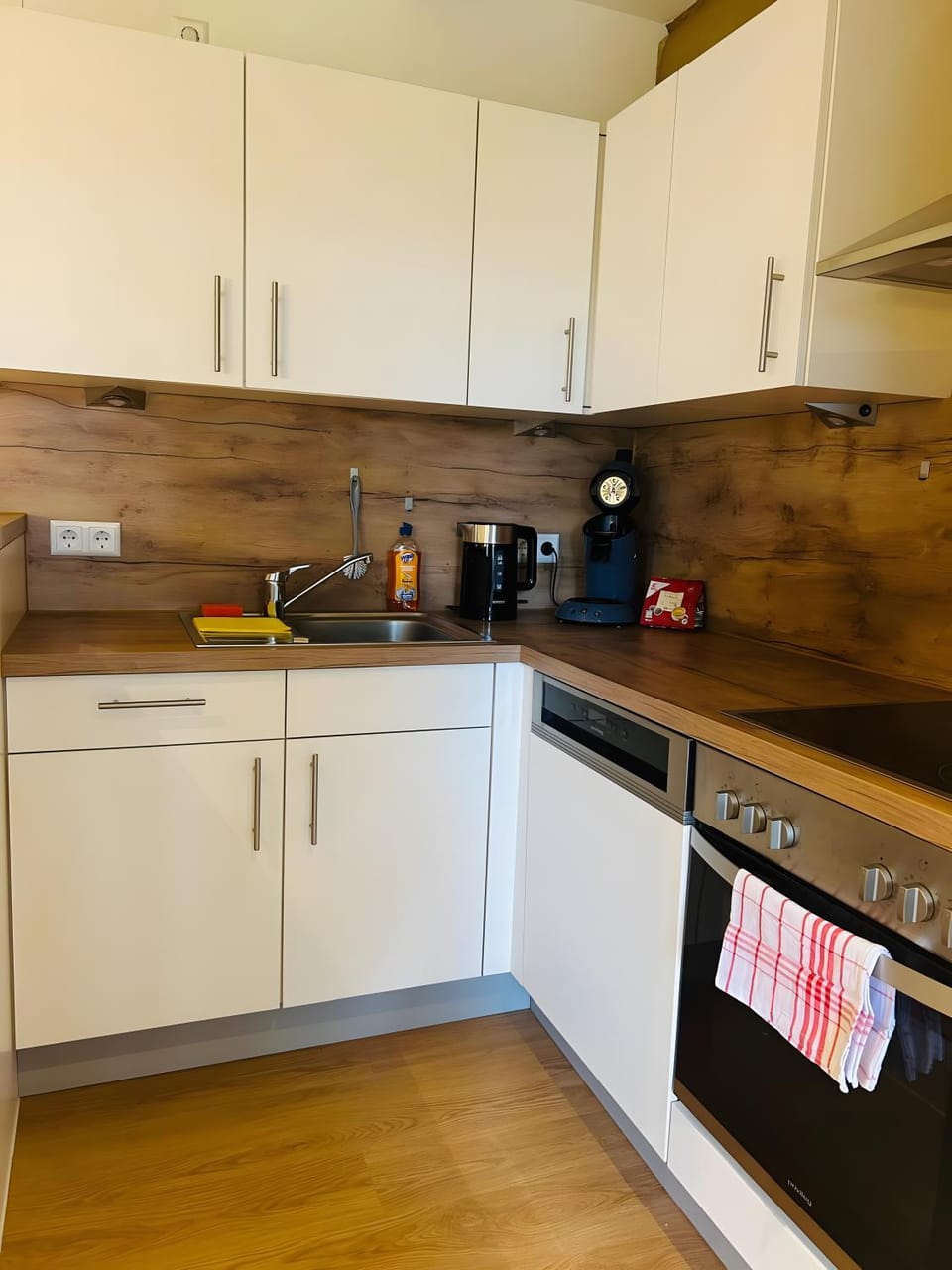 Kitchen or kitchenette, Living room