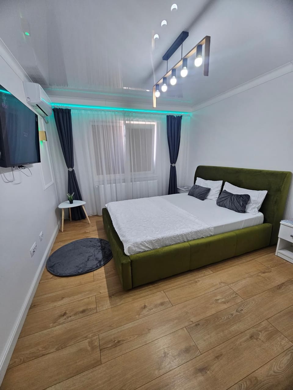 Modern & Glam Studio Costi Apartment in Romania