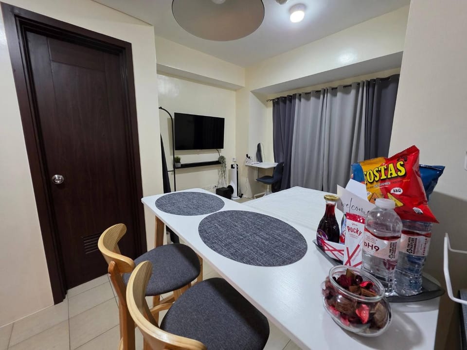 Communal lounge/ TV room, TV and multimedia, Living room