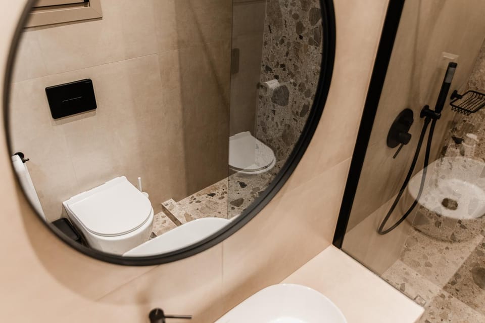 Shower, Toilet, Bathroom