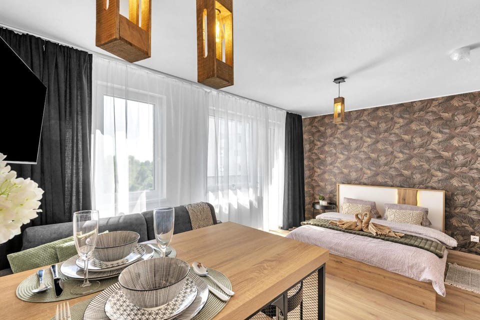 Bed, Living room, Photo of the whole room, Seating area, Bedroom
