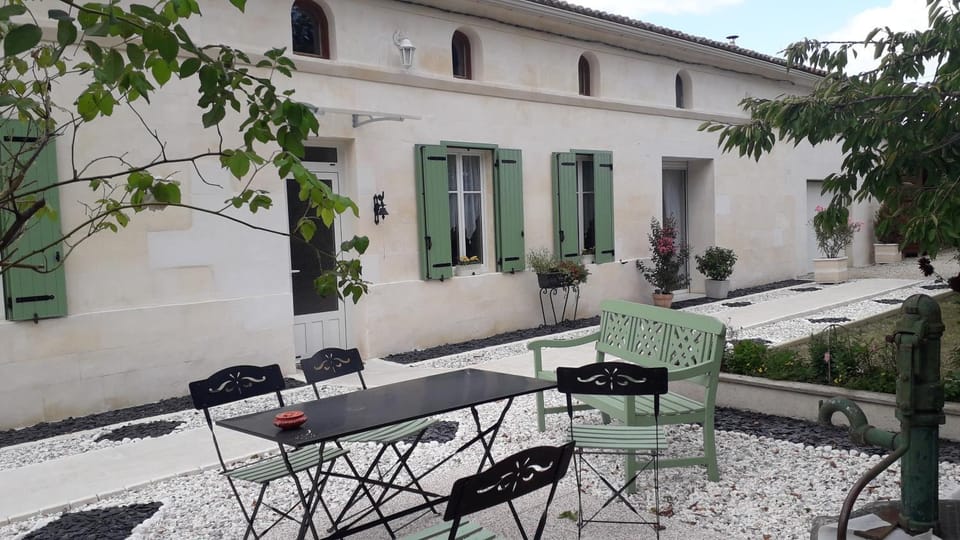 Au Bon Accueil Bed and Breakfast in Jonzac