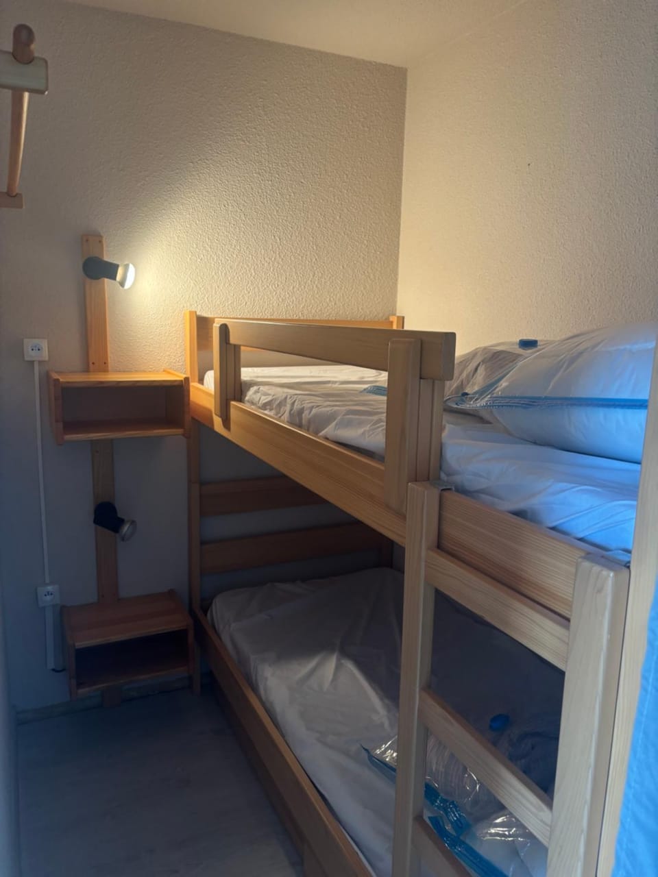 Bed, Photo of the whole room, Bedroom, bunk bed