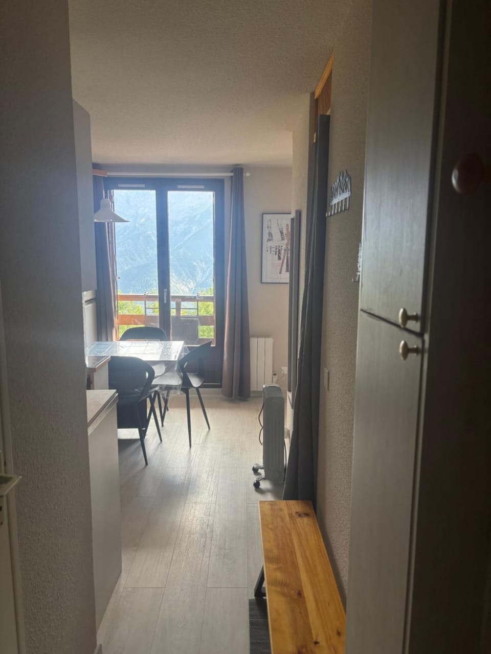 Balcony/Terrace, Living room, Dining area, Mountain view