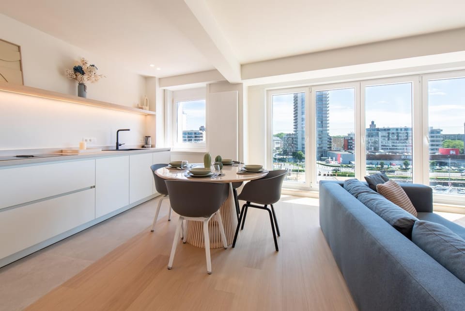 Seating area, kitchen