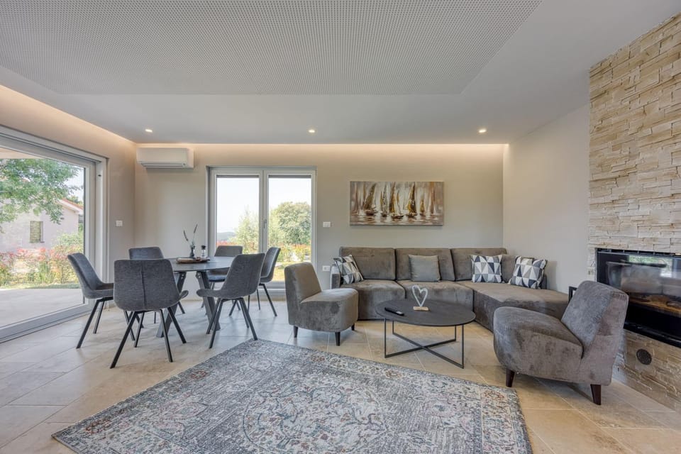 Living room, Dining area