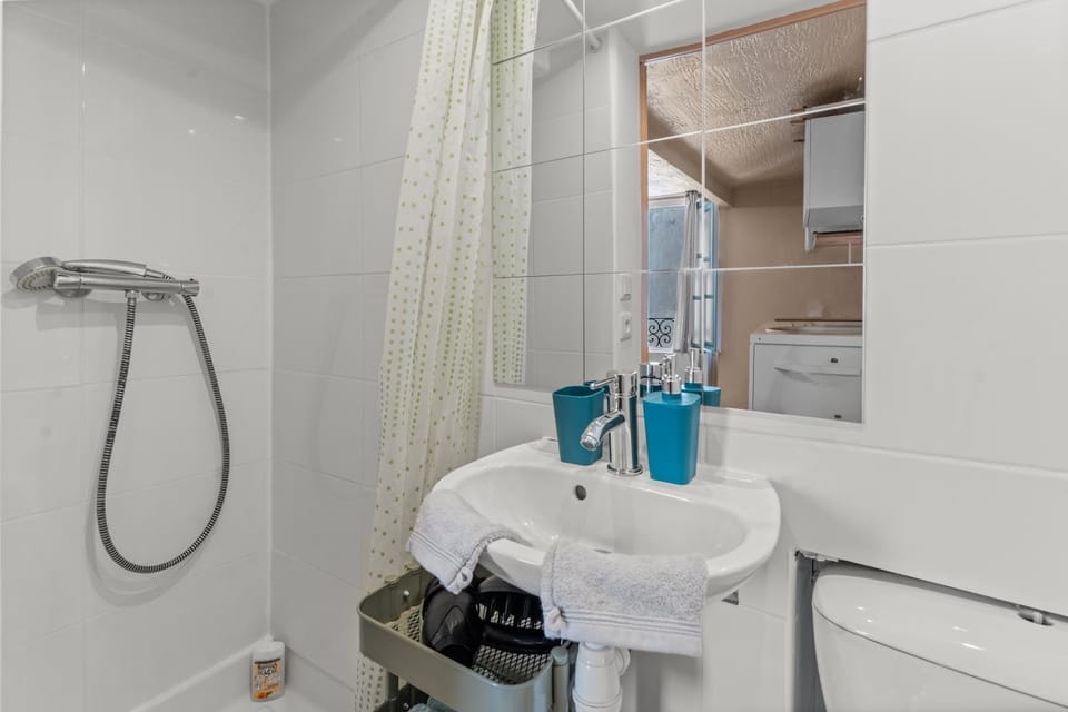 Shower, Bathroom