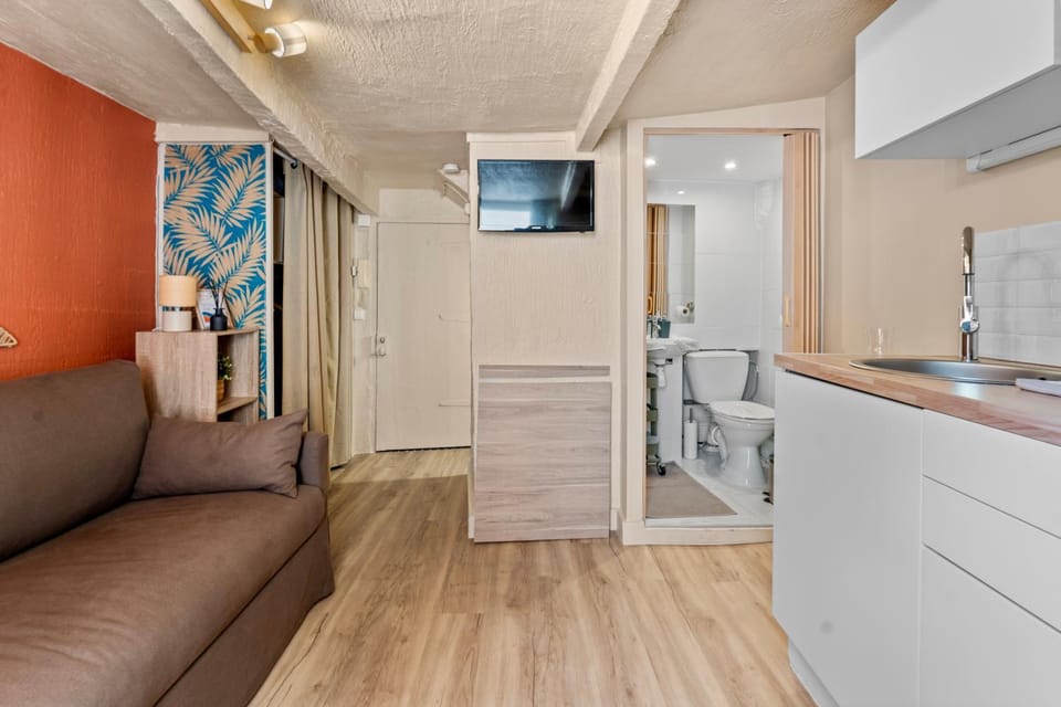 Living room, storage