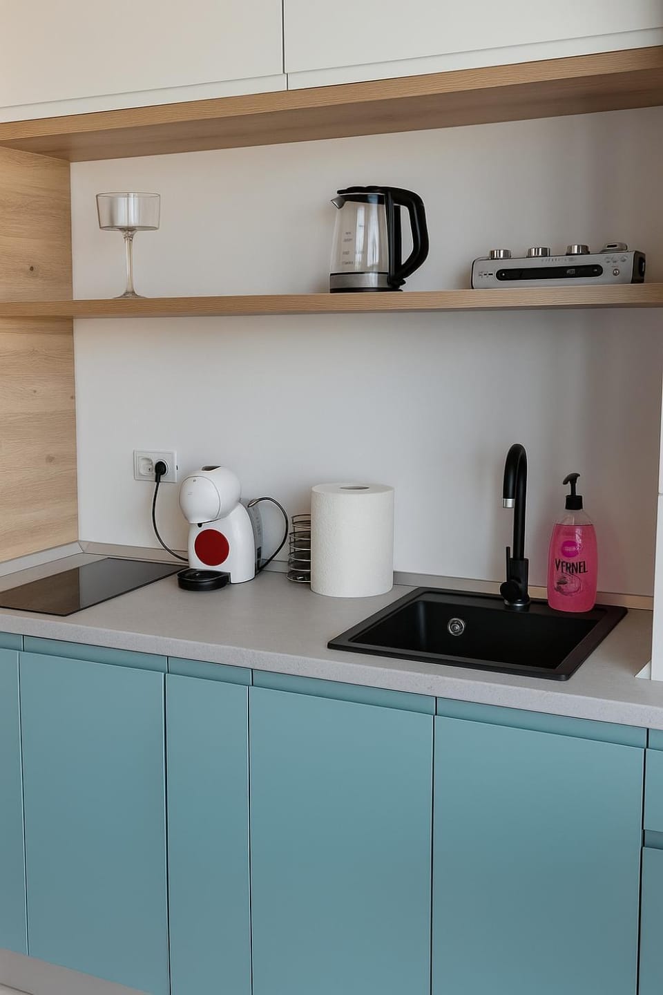 Coffee/tea facilities, Kitchen or kitchenette, minibar, stove, toaster