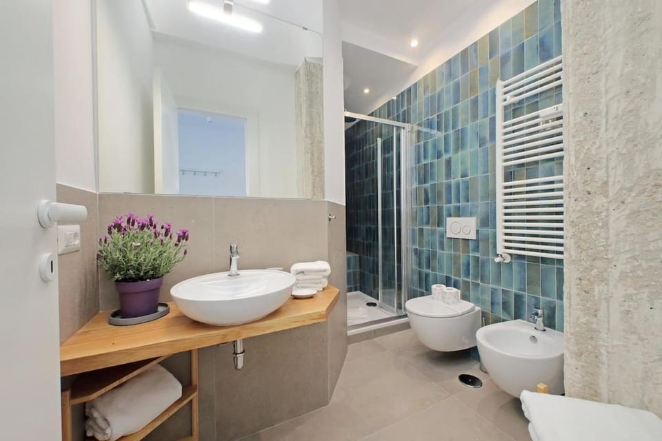 Brand New Modern Apt 2 Stops to Colosseum Apartment in Rome