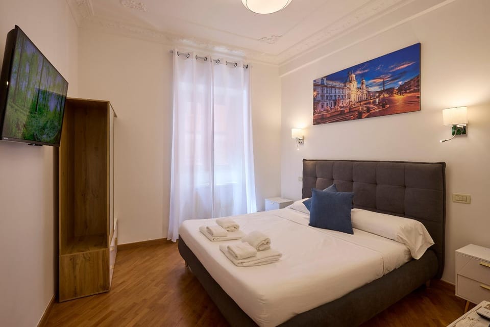 Bed, TV and multimedia, Photo of the whole room, Bedroom, towels