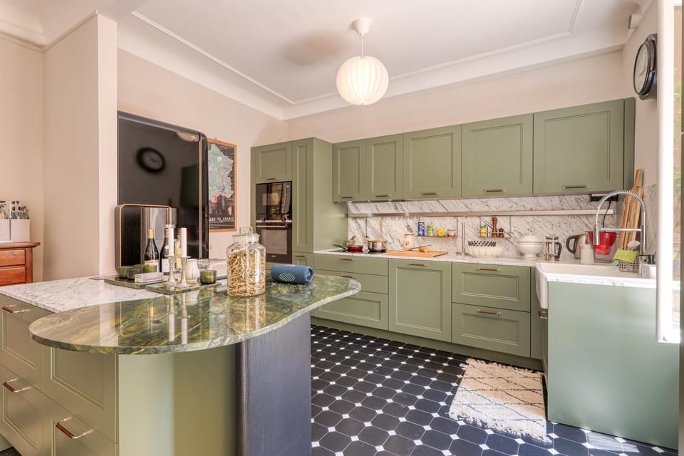 Kitchen or kitchenette