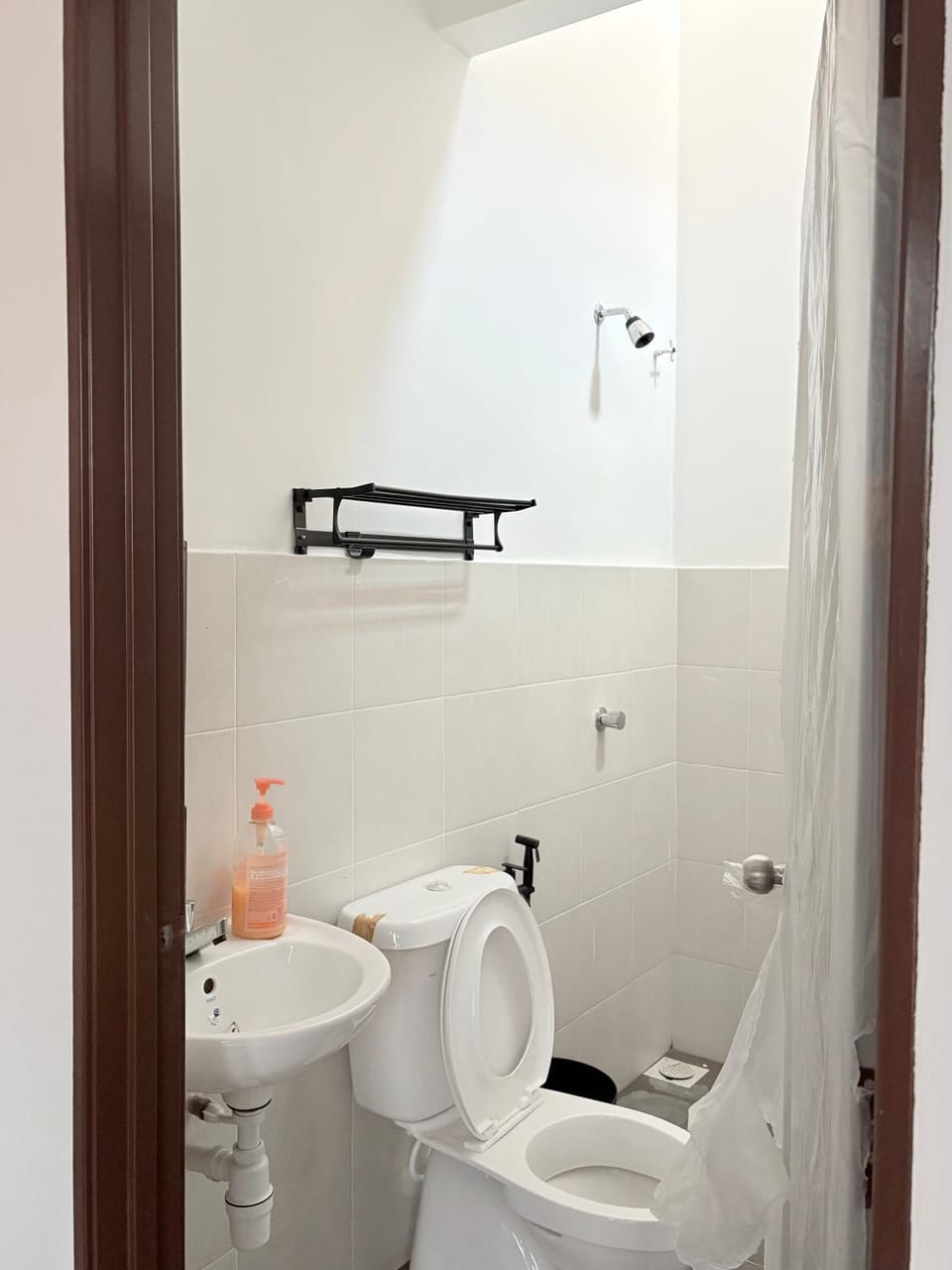 Bathroom, bidet, towels
