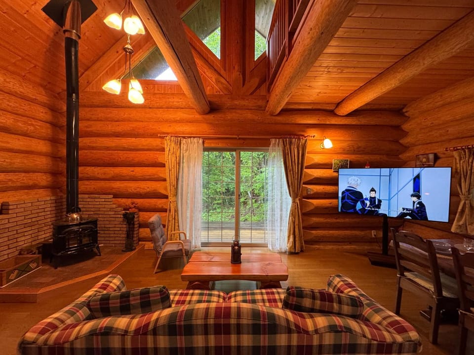 Communal lounge/ TV room, TV and multimedia, Living room