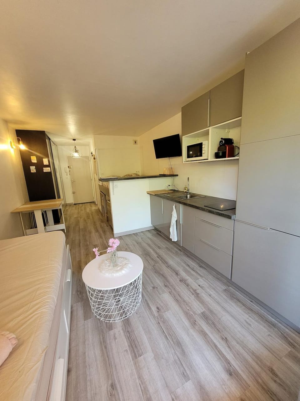Kitchen or kitchenette, Dining area, dishwasher, pet friendly, stove