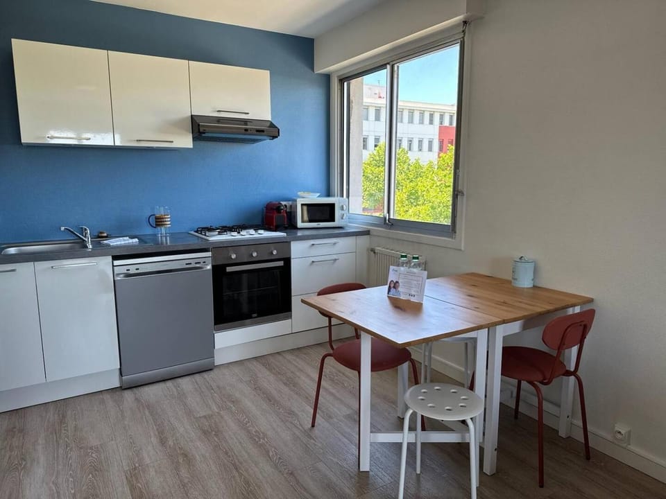 Kitchen or kitchenette, Dining area, dishwasher, oven, stove, toaster