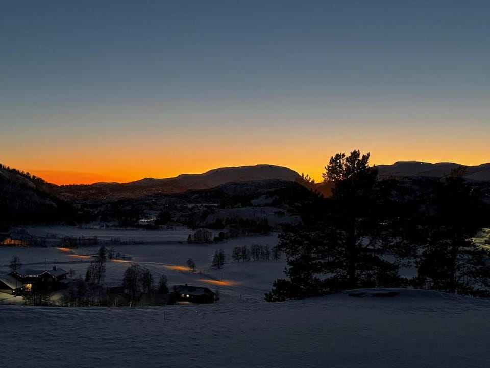 Flott nyere hytte i Sirdal med fantastisk utsikt og solforhold House in Rogaland
